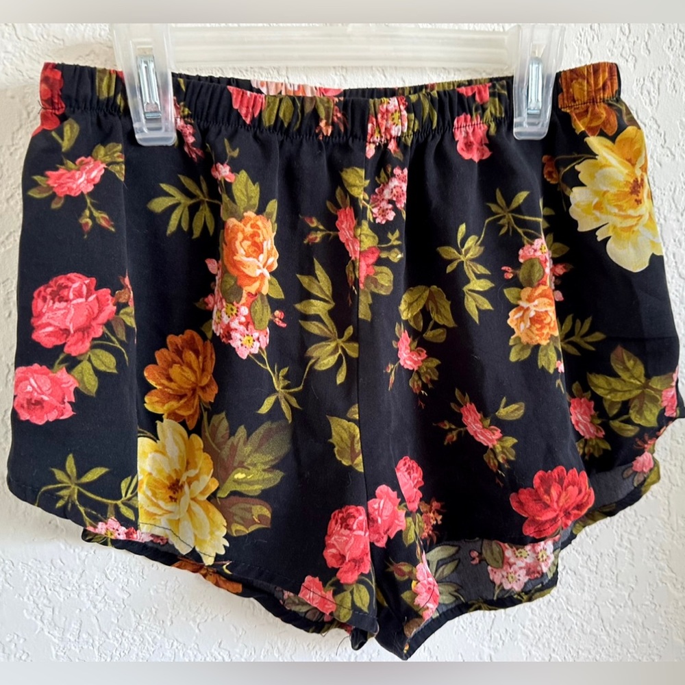 Medium shorts